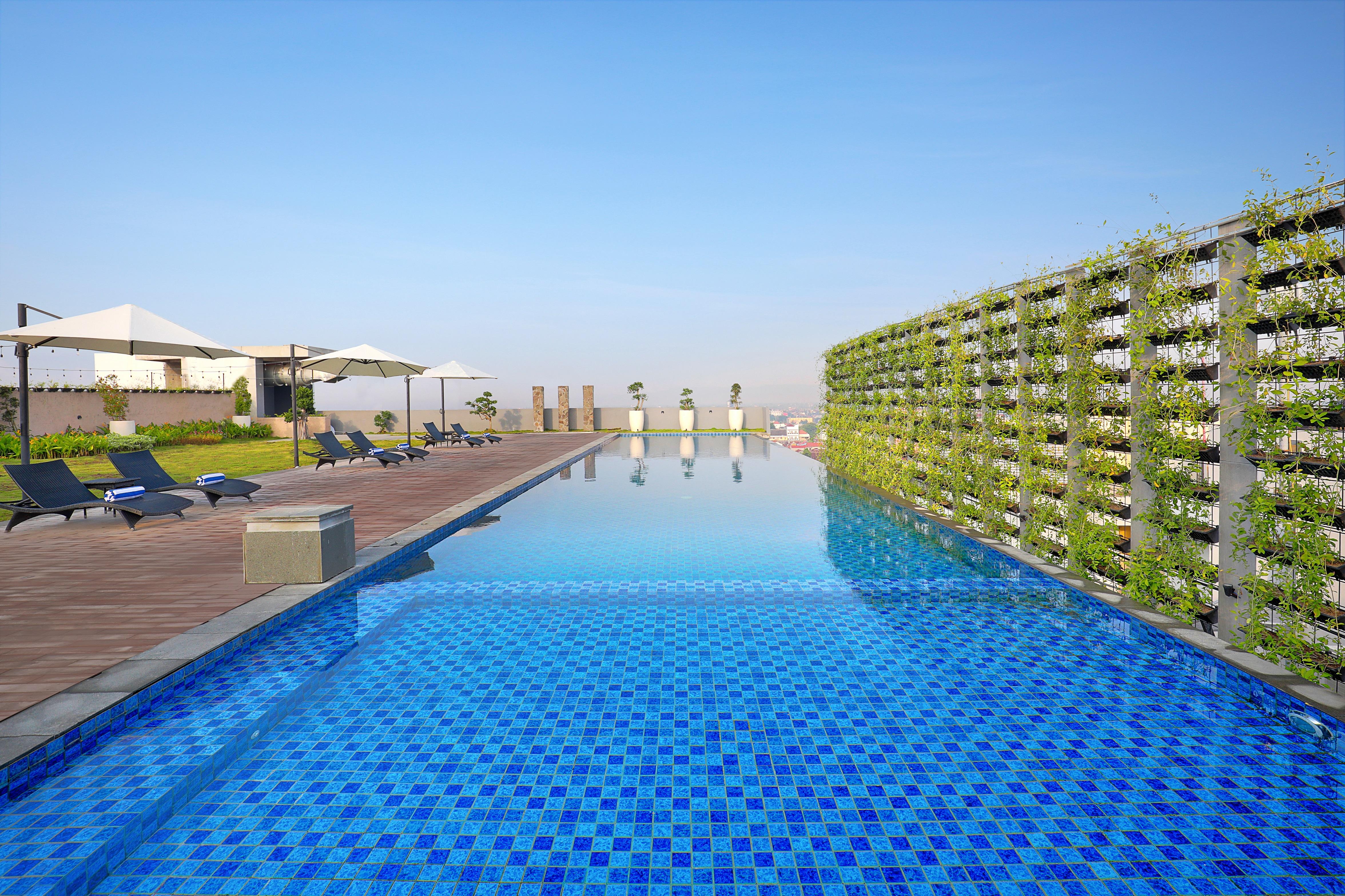 โนโวเทล สวีท ยกยาการ์ต้า มาลิโอโบโร Hotel ยอกยาการ์ตา ภายนอก รูปภาพ