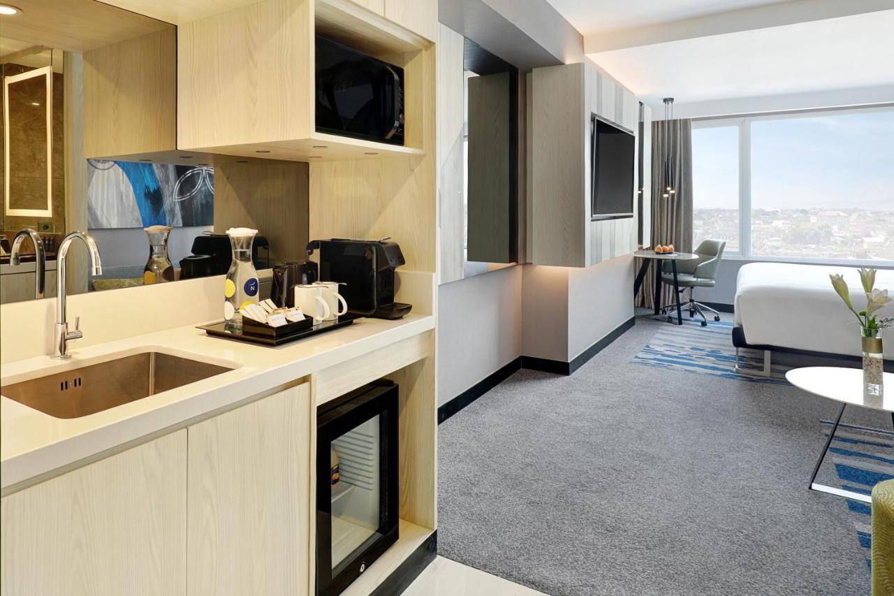 โนโวเทล สวีท ยกยาการ์ต้า มาลิโอโบโร Hotel ยอกยาการ์ตา ภายนอก รูปภาพ