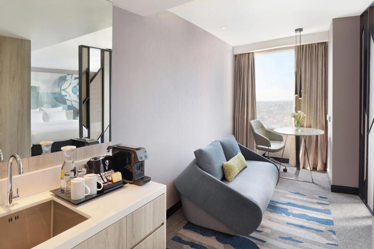 โนโวเทล สวีท ยกยาการ์ต้า มาลิโอโบโร Hotel ยอกยาการ์ตา ภายนอก รูปภาพ